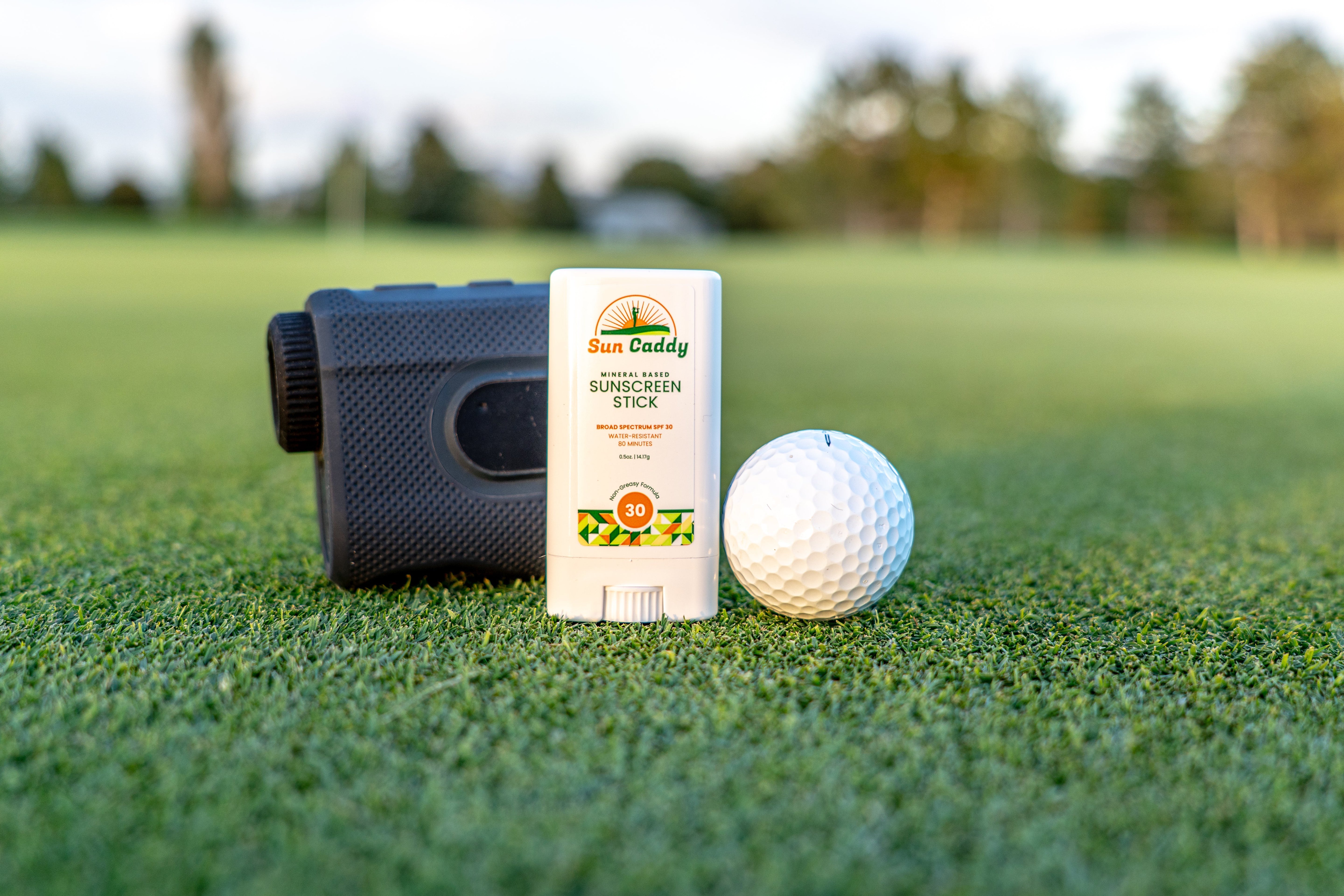 The Ultimate Guide to Non-Greasy Sunscreen for Golfers: Protection Without Distraction